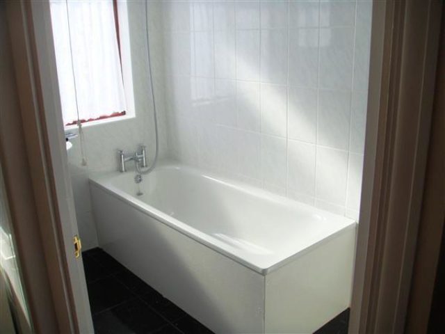  Image of 3 bedroom Terraced house to rent in High Road Chadwell Heath Romford RM6 at High Road, Chadwell Heath, Ilford