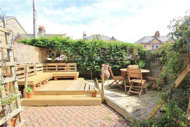  Image of 2 bedroom Flat for sale in Parkwood Road Southbourne Bournemouth BH5 at Parkwood Road, Bournemouth