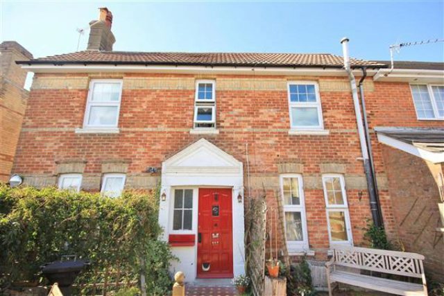 Image of 2 bedroom Flat for sale in Parkwood Road Southbourne Bournemouth BH5 at Parkwood Road, Bournemouth