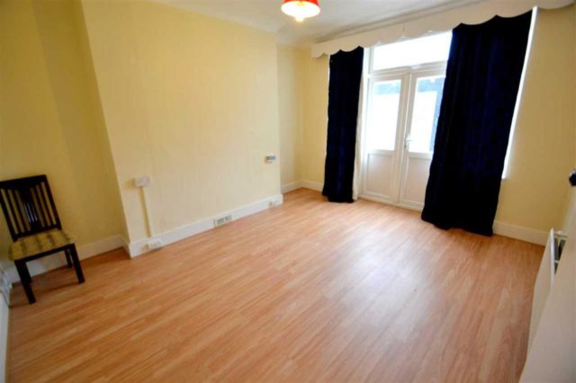 Image of 3 bedroom Semi-Detached house to rent in Redbridge Lane East Ilford IG4 at Redbridge Lane East, Ilford
