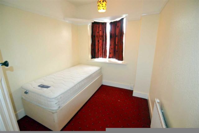  Image of 3 bedroom Semi-Detached house to rent in Redbridge Lane East Ilford IG4 at Redbridge Lane East, Ilford