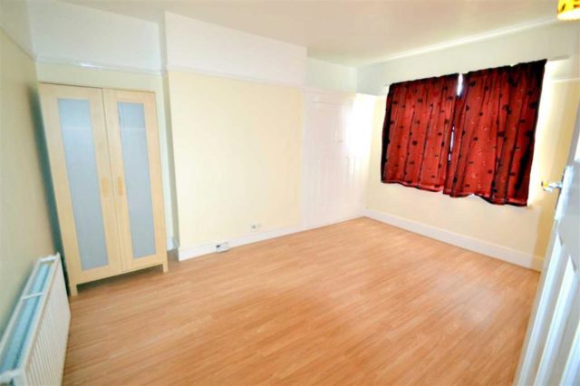  Image of 3 bedroom Semi-Detached house to rent in Redbridge Lane East Ilford IG4 at Redbridge Lane East, Ilford