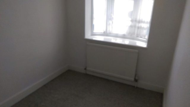  Image of 6 bedroom Houses to rent in Ribblesdale Avenue Northolt UB5 at Room Northolt *All Bills Included*