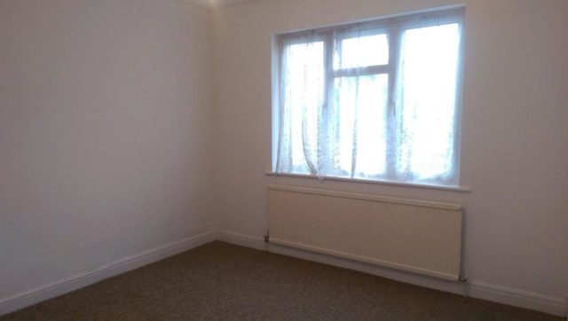  Image of 6 bedroom Houses to rent in Ribblesdale Avenue Northolt UB5 at Double Room Northolt *All Bills Included*