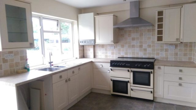  Image of 6 bedroom Houses to rent in Ribblesdale Avenue Northolt UB5 at Double Room Northolt *All Bills Included*