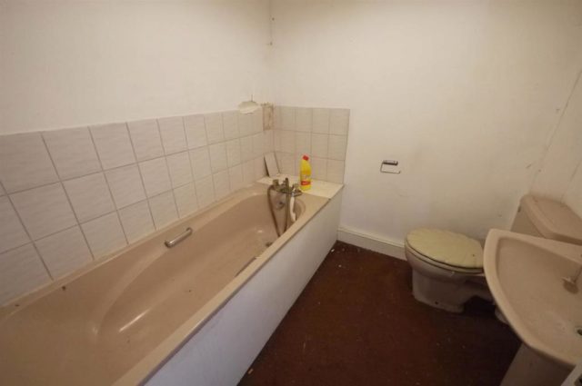  Image of Detached house for sale in Darnicle Hill Cheshunt Waltham Cross EN7 at Darnicle Hill, West Cheshunt