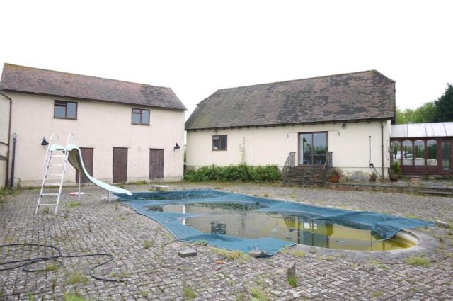  Image of Detached house for sale in Darnicle Hill Cheshunt Waltham Cross EN7 at Darnicle Hill, West Cheshunt
