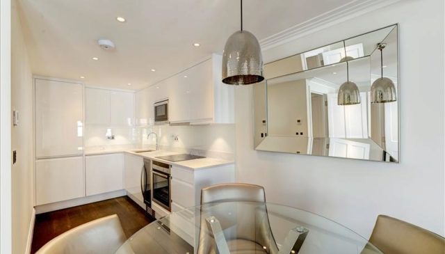  Image of 1 bedroom Flat to rent in Park Walk London SW10 at Park Walk, Chelsea, SW10