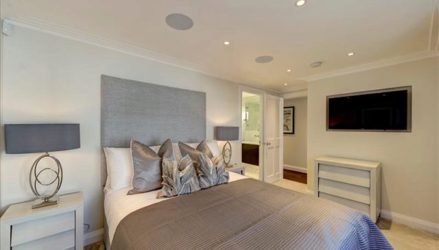  Image of 1 bedroom Flat to rent in Park Walk London SW10 at Park Walk, Chelsea, SW10