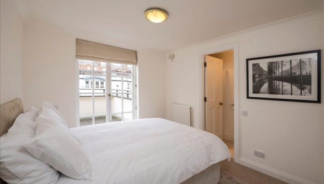  Image of 2 bedroom Flat to rent in Park Walk London SW10 at Peony Court Apartments, Park Walk, Chelsea, SW10