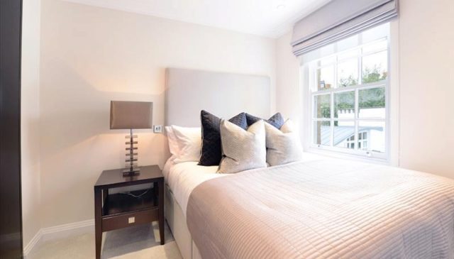  Image of 2 bedroom Flat to rent in Park Walk London SW10 at Park Walk, Chelsea, SW10