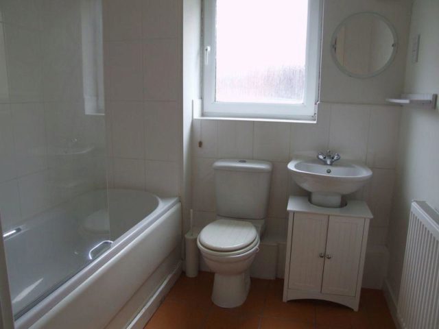  Image of 2 bedroom Flat to rent in Dixon Close Redditch B97 at Dixon Close, Redditch