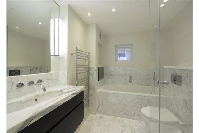  Image of 2 bedroom Houses to rent in Park Walk London SW10 at Park Walk, Chelsea, SW10