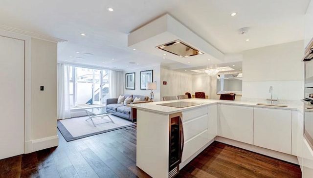  Image of 2 bedroom Houses to rent in Park Walk London SW10 at Park Walk, Chelsea, SW10