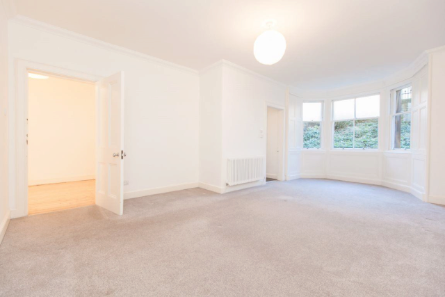  Image of 3 bedroom Flat to rent in Lamont Road London SW10 at Limerston Street, Chelsea, SW10