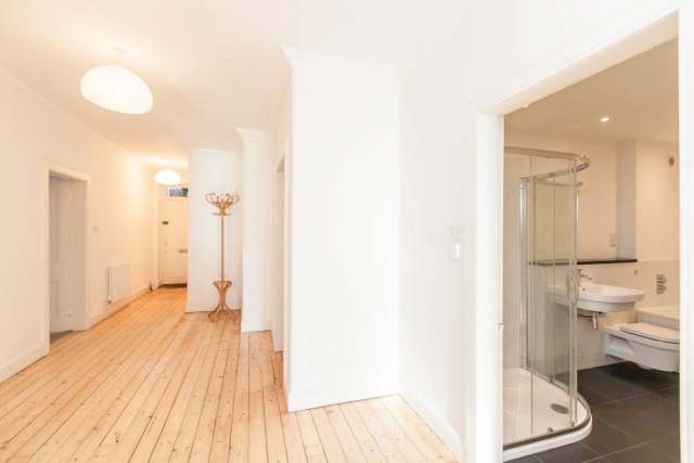  Image of 3 bedroom Flat to rent in Lamont Road London SW10 at Limerston Street, Chelsea, SW10