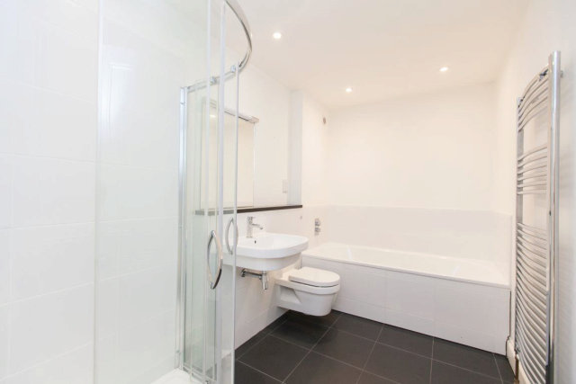  Image of 3 bedroom Flat to rent in Lamont Road London SW10 at Limerston Street, Chelsea, SW10