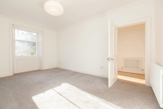  Image of 3 bedroom Flat to rent in Lamont Road London SW10 at Limerston Street, Chelsea, SW10