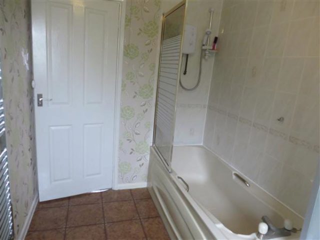  Image of 3 bedroom Houses to rent in Maycroft Gardens Grays RM17 at Maycroft Gardens, Grays