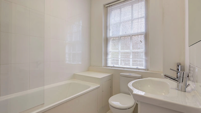  Image of Studio flat to rent in Fulham Road London SW3 at Fulham Road, Chelsea, SW3