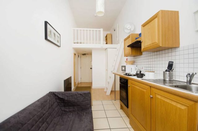  Image of Studio flat to rent in Penywern Road London SW5 at Penywern Road, Earls Court, SW5