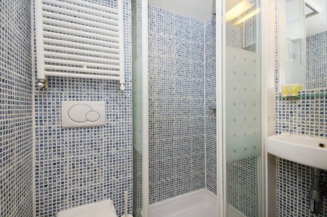  Image of Studio flat to rent in Penywern Road London SW5 at Penywern Road, Earls Court, SW5