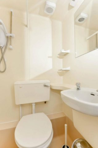  Image of Studio flat to rent in West Cromwell Road London SW5 at West Cromwell Road, Earls Court, SW5