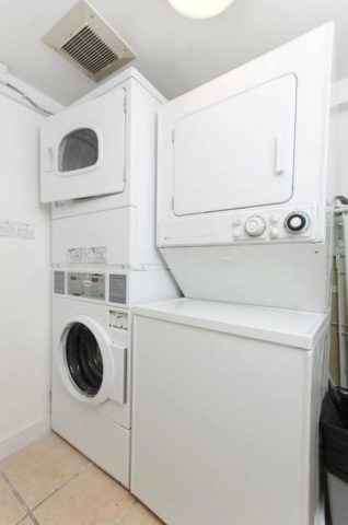 Image of Studio flat to rent in West Cromwell Road London SW5 at West Cromwell Road, Earls Court, SW5