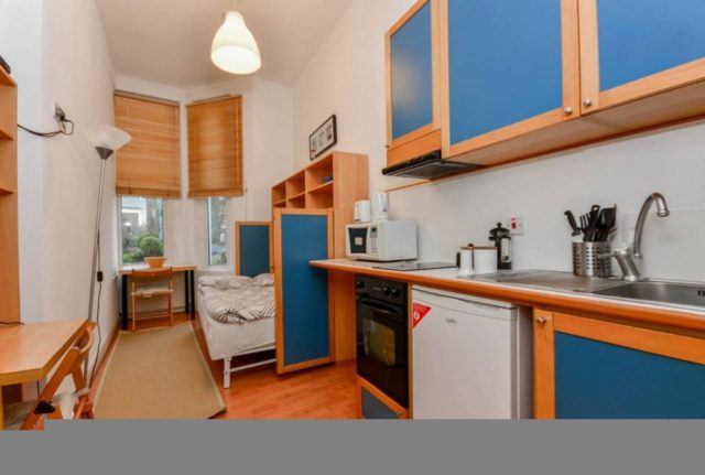  Image of Studio flat to rent in West Cromwell Road London SW5 at West Cromwell Road, Earls Court, SW5