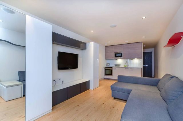  Image of Studio flat to rent in Fairmont Avenue London E14 at New Providence Wharf, Canary Wharf, E14