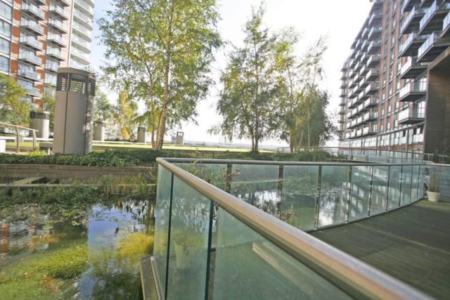  Image of Studio flat to rent in Fairmont Avenue London E14 at New Providence Wharf, Canary Wharf, E14