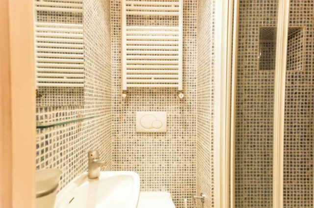  Image of Studio flat to rent in Fairholme Road London W14 at Fairholme Road, West Kensington, W14