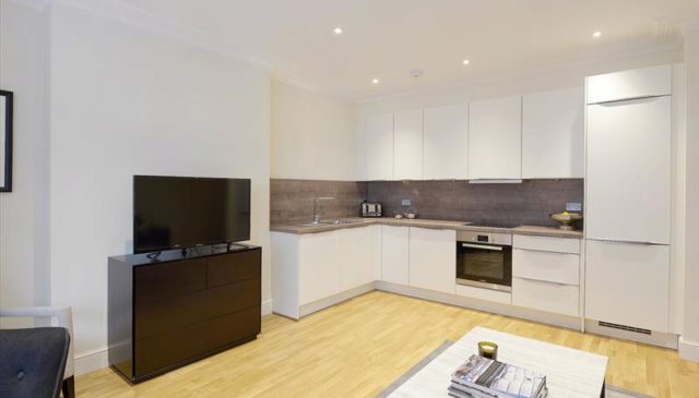  Image of 2 bedroom Flat to rent in Hamlet Gardens London W6 at Hamlet Gardens, Hammersmith, W6