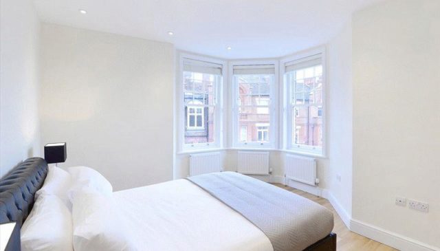  Image of 2 bedroom Flat to rent in Hamlet Gardens London W6 at Hamlet Gardens, Hammersmith, W6