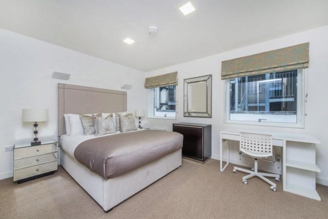  Image of 2 bedroom Flat to rent in Fulham Road London SW3 at Fulham Road, Chelsea, SW3