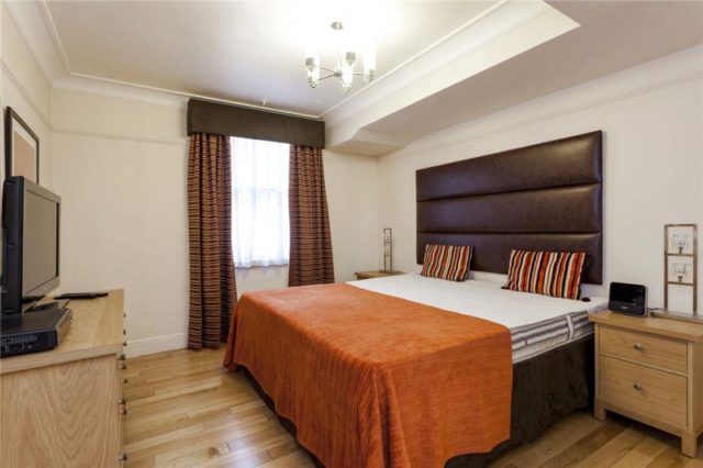  Image of 3 bedroom Flat to rent in Prince of Wales Terrace London W8 at Prince of Wales Terrace, South Kensington, W8