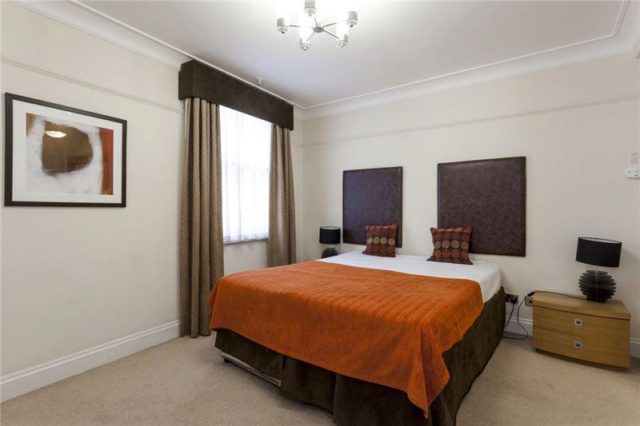  Image of 3 bedroom Flat to rent in Prince of Wales Terrace London W8 at Prince of Wales Terrace, South Kensington, W8