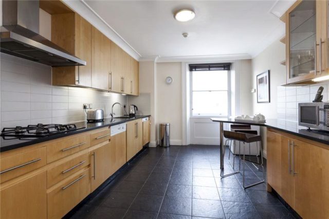  Image of 3 bedroom Flat to rent in Prince of Wales Terrace London W8 at Prince of Wales Terrace, South Kensington, W8