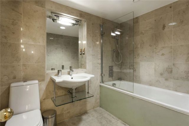  Image of 3 bedroom Flat to rent in Prince of Wales Terrace London W8 at Prince of Wales Terrace, South Kensington, W8
