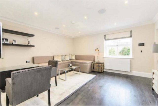  Image of Studio flat to rent in Park Walk London SW10 at Park Walk, Chelsea, SW10