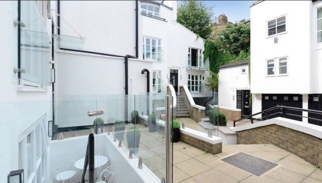  Image of Studio flat to rent in Park Walk London SW10 at Park Walk, Chelsea, SW10