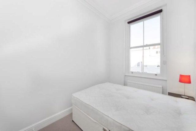  Image of 2 bedroom Flat to rent in Lexham Gardens London W8 at Somerset Court, Lexham Gardens, Kensington, W8