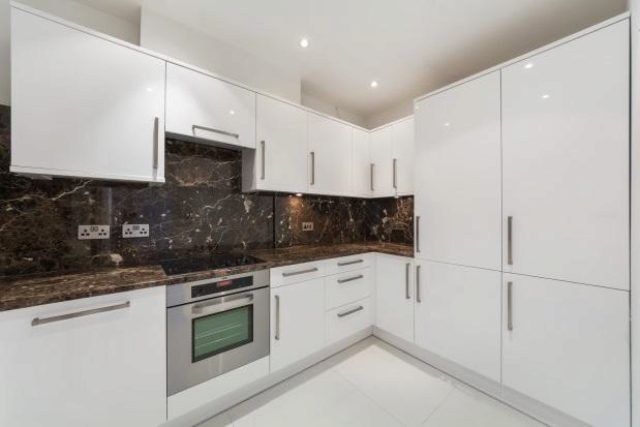  Image of 2 bedroom Flat to rent in Lexham Gardens London W8 at Lexham Gardens, South Kensington, W8