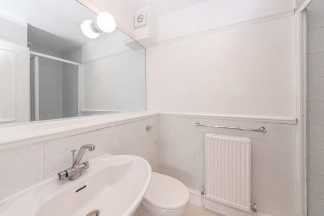  Image of 2 bedroom Flat to rent in Lexham Gardens London W8 at Lexham Gardens, South Kensington, W8