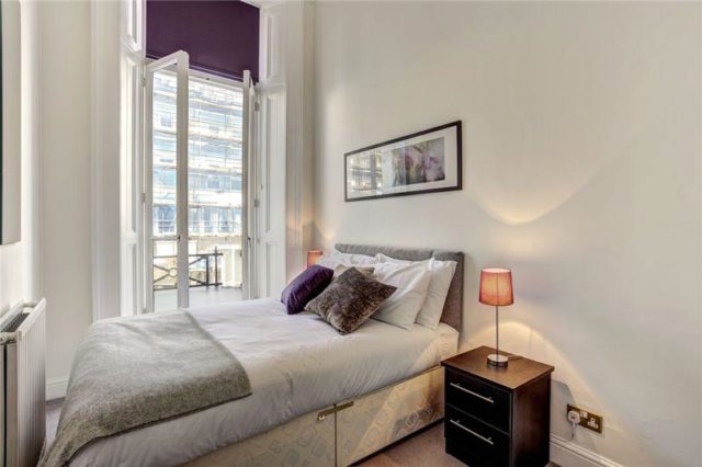  Image of 2 bedroom Flat to rent in Lexham Gardens London W8 at Lexham Gardens, South Kensington, W8