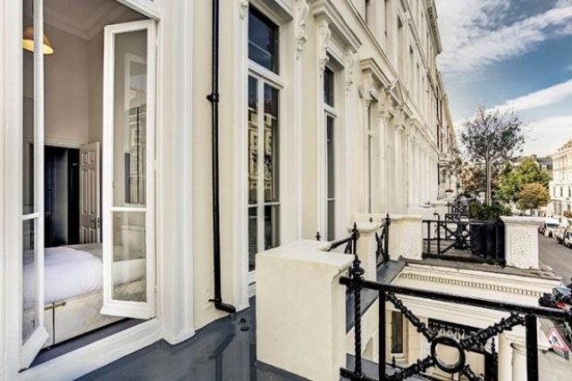  Image of 2 bedroom Flat to rent in Lexham Gardens London W8 at Somerset Court, Lexham Gardens, Kensington, W8