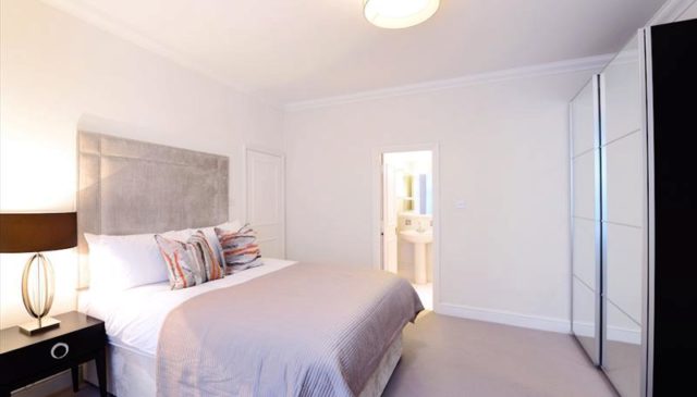  Image of 2 bedroom Flat to rent in Lexham Gardens London W8 at Lexham Gardens, South Kensington, W8
