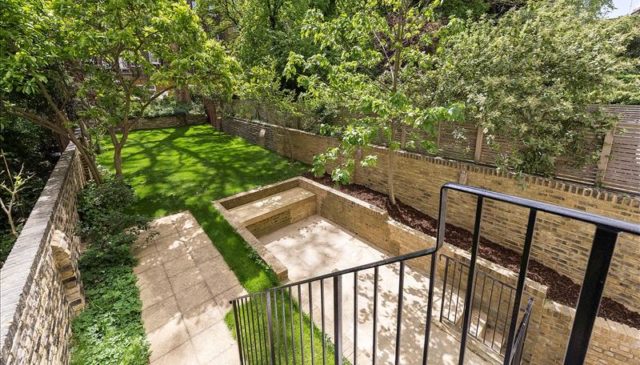  Image of 2 bedroom Flat to rent in Lexham Gardens London W8 at Lexham Gardens, South Kensington, W8