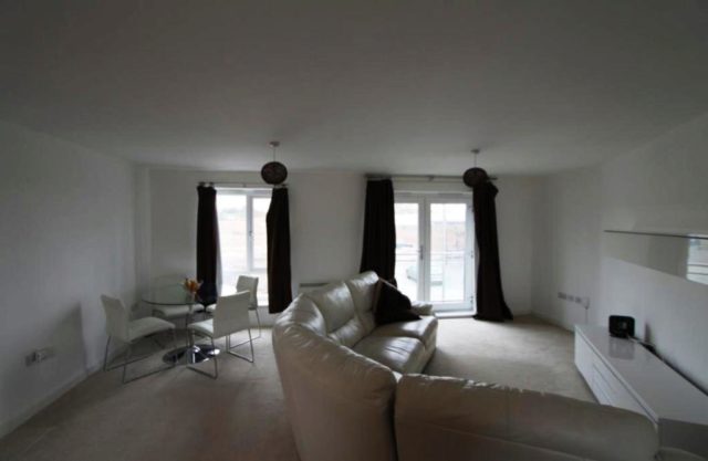  Image of 2 bedroom Flat to rent in Akron Drive Wolverhampton WV10 at Akron Drive, Wolverhampton