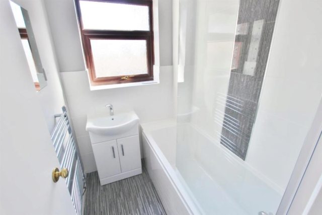  Image of 2 bedroom Detached Bungalow to rent in Ruskin Avenue Bournemouth BH9 at Ruskin Avenue, Muscliff, Bournemouth